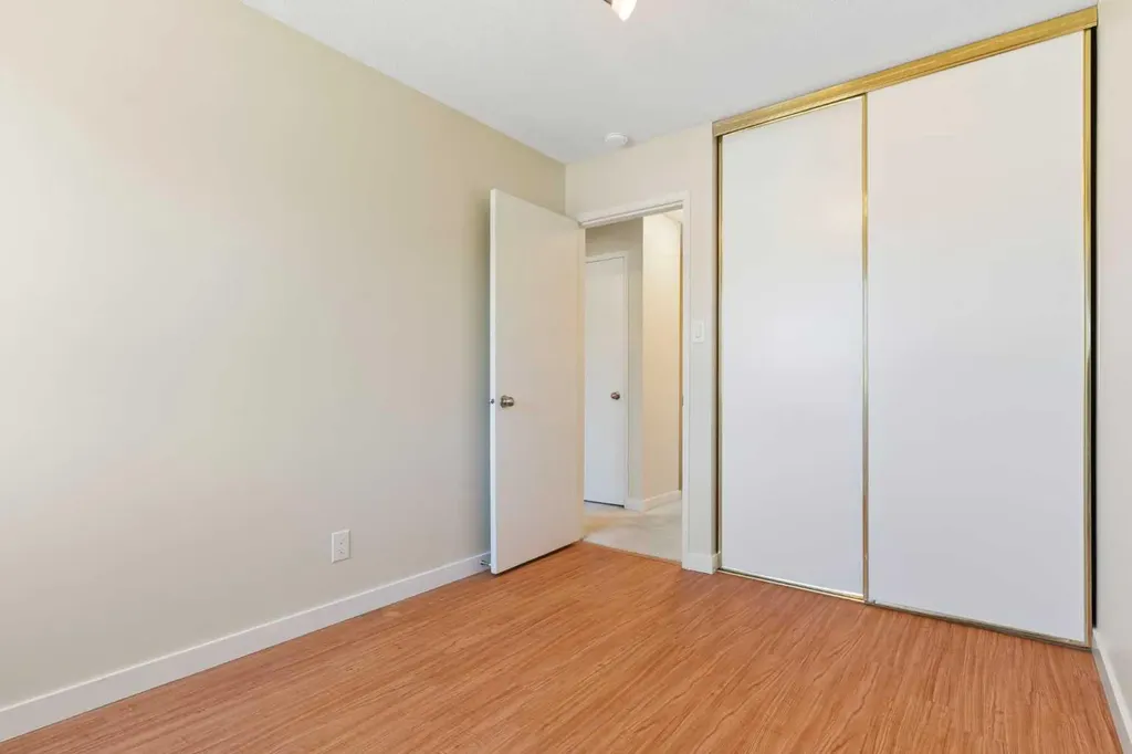 80 Galbraith Drive SW Calgary AB T3E 4Z6