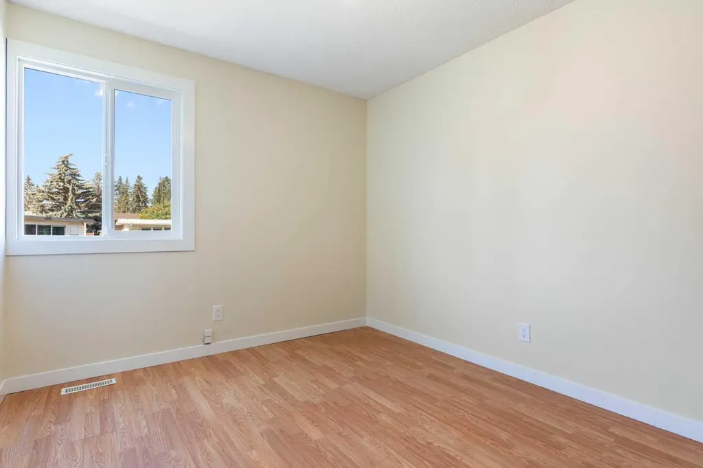 80 Galbraith Drive SW Calgary AB T3E 4Z6