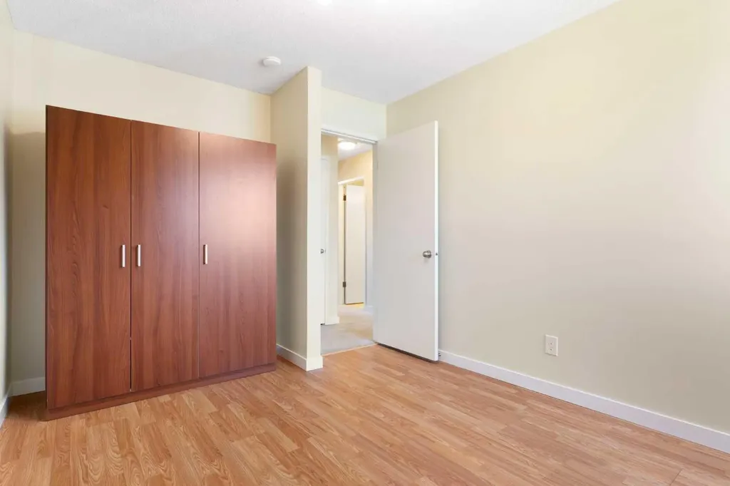 80 Galbraith Drive SW Calgary AB T3E 4Z6