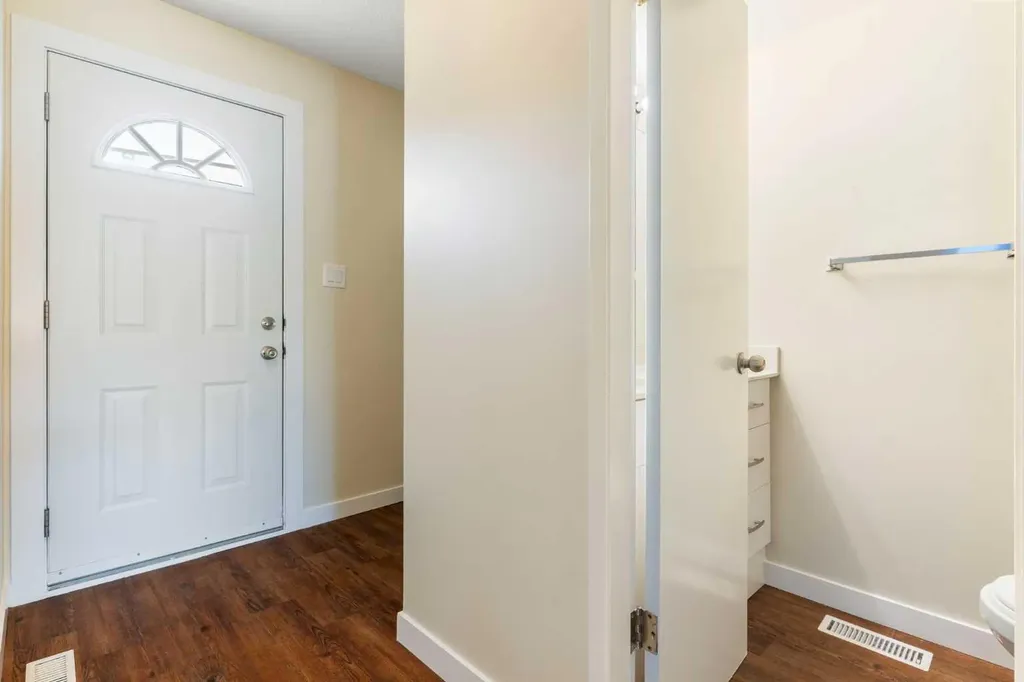 80 Galbraith Drive SW Calgary AB T3E 4Z6