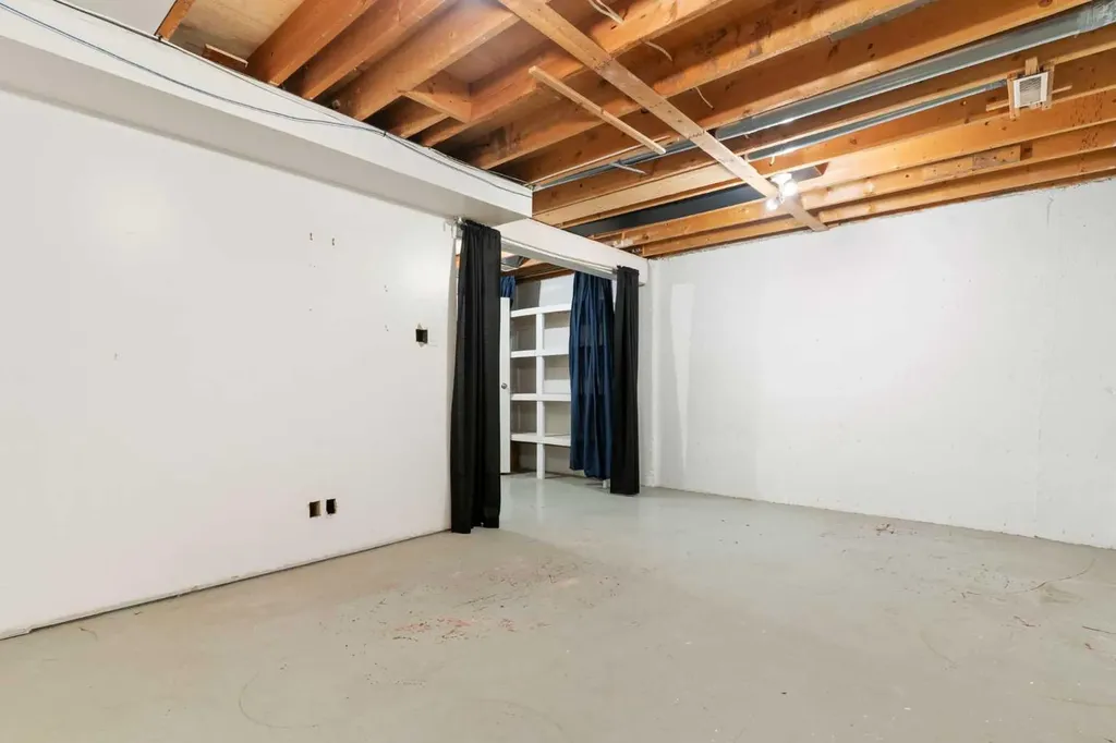 80 Galbraith Drive SW Calgary AB T3E 4Z6