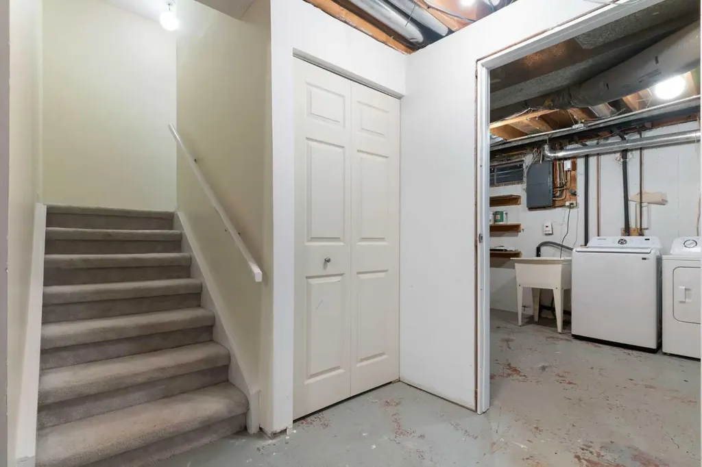 80 Galbraith Drive SW Calgary AB T3E 4Z6