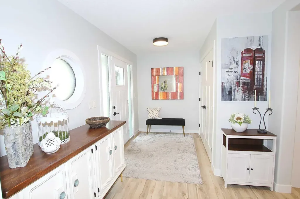108 Marina Bay Court Sylvan Lake AB T4S 1E9