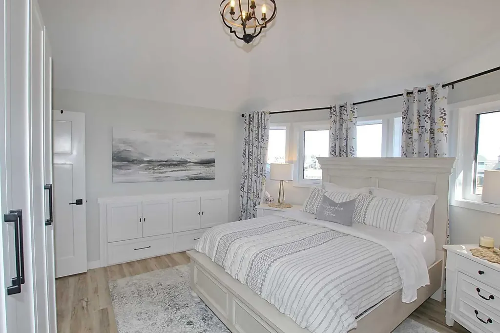 108 Marina Bay Court Sylvan Lake AB T4S 1E9