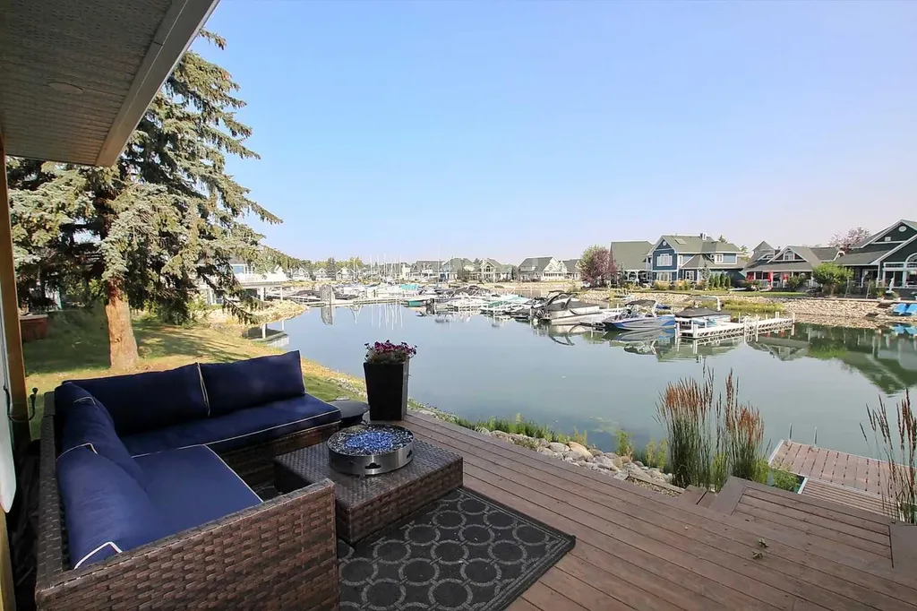 108 Marina Bay Court Sylvan Lake AB T4S 1E9