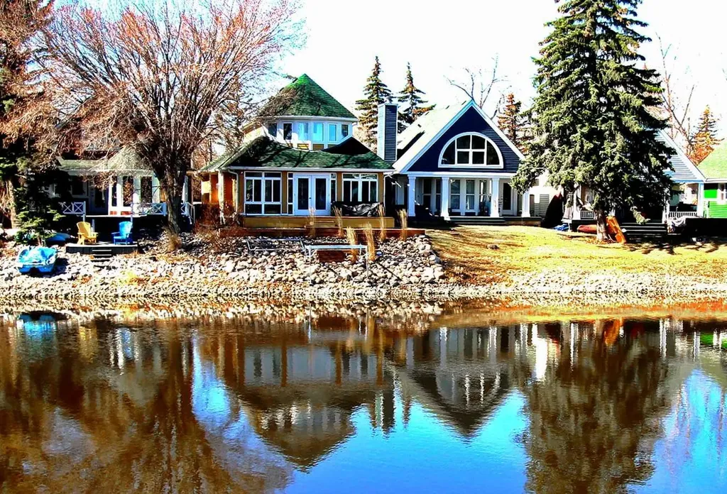 108 Marina Bay Court Sylvan Lake AB T4S 1E9