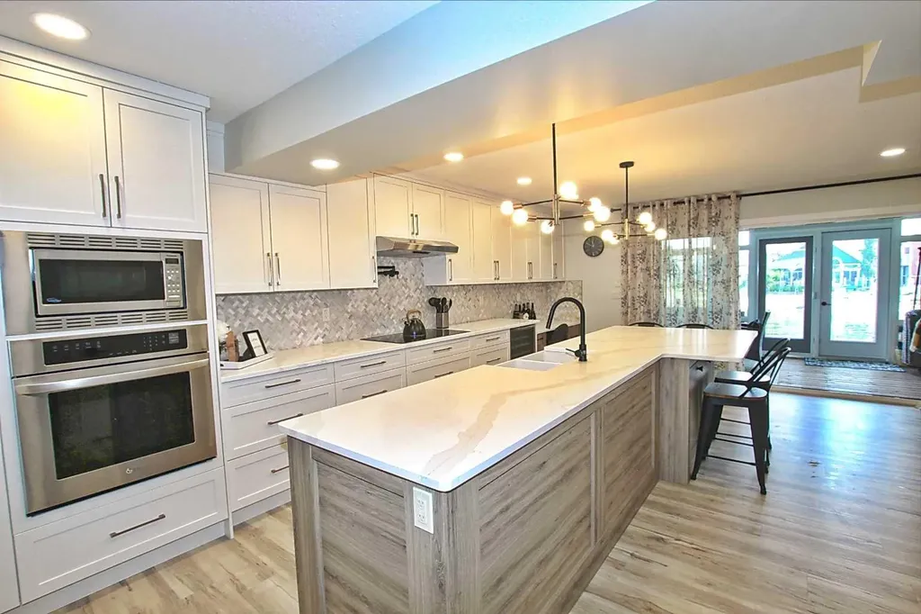 108 Marina Bay Court Sylvan Lake AB T4S 1E9