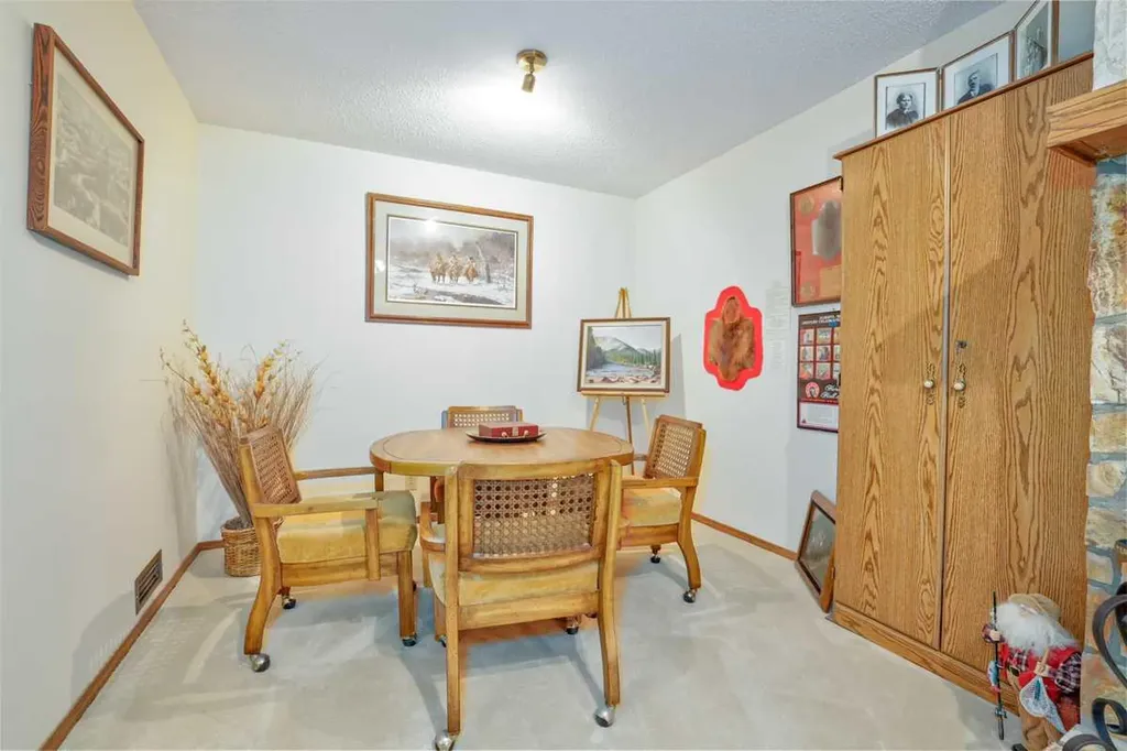 320070 163 Avenue W Rural Foothills County AB T0L 1W4