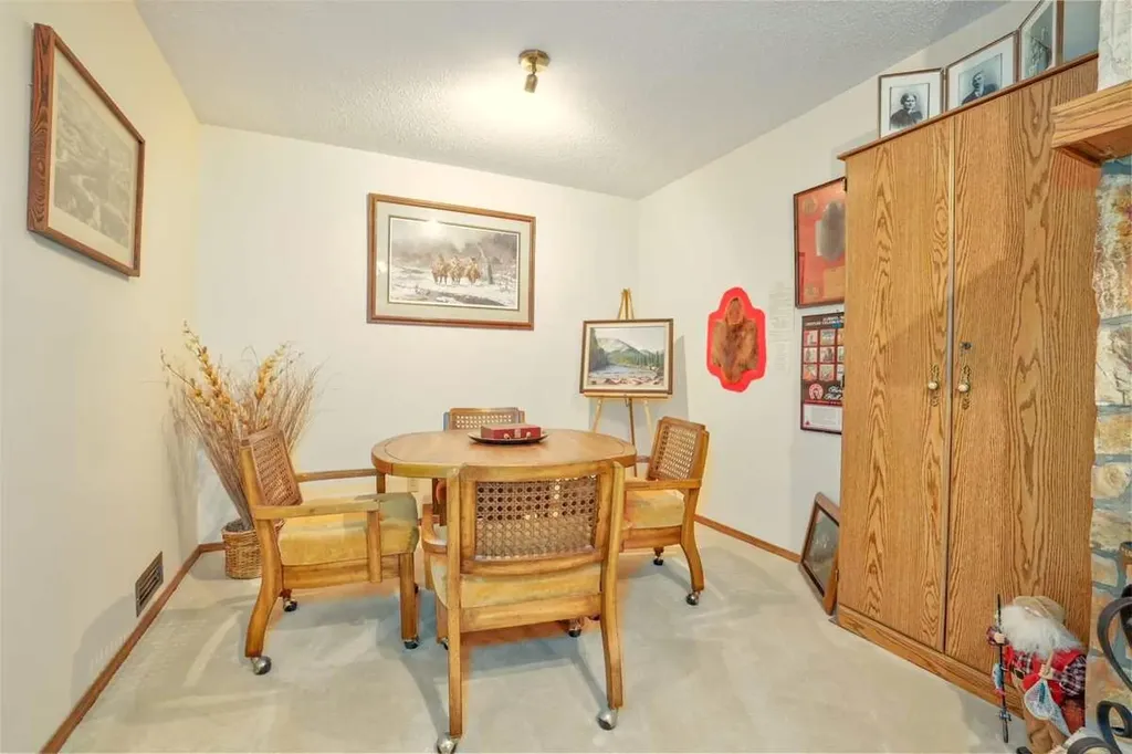 320070 163 Avenue W Rural Foothills County AB T0L 1W4