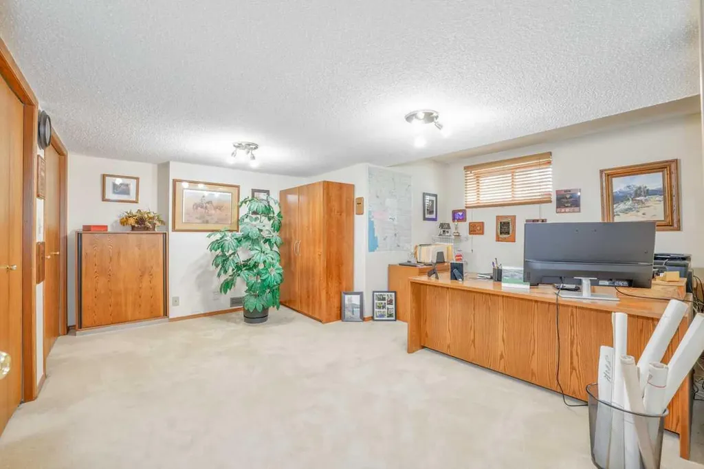320070 163 Avenue W Rural Foothills County AB T0L 1W4