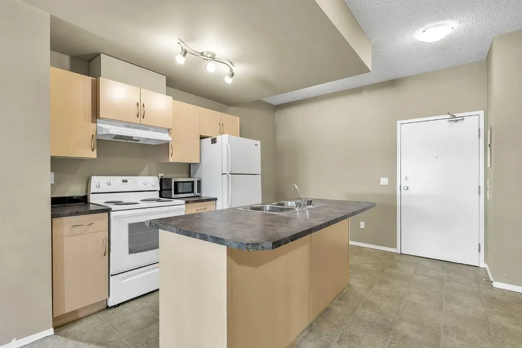 73 Erin Woods Court SE Calgary AB T2B 3V2