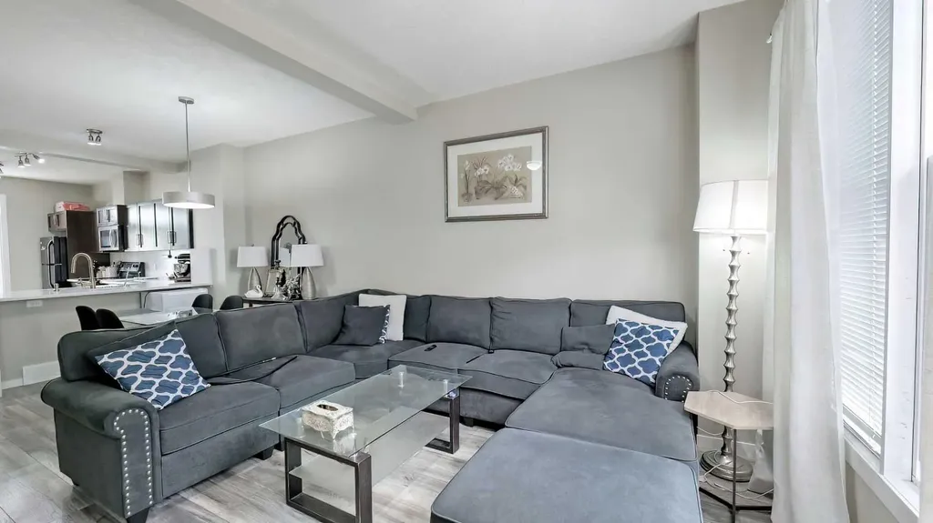 54 New Brighton Point SE Calgary AB T2Z 1B6
