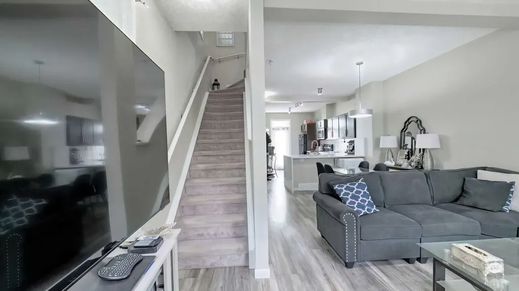 54 New Brighton Point SE Calgary AB T2Z 1B6