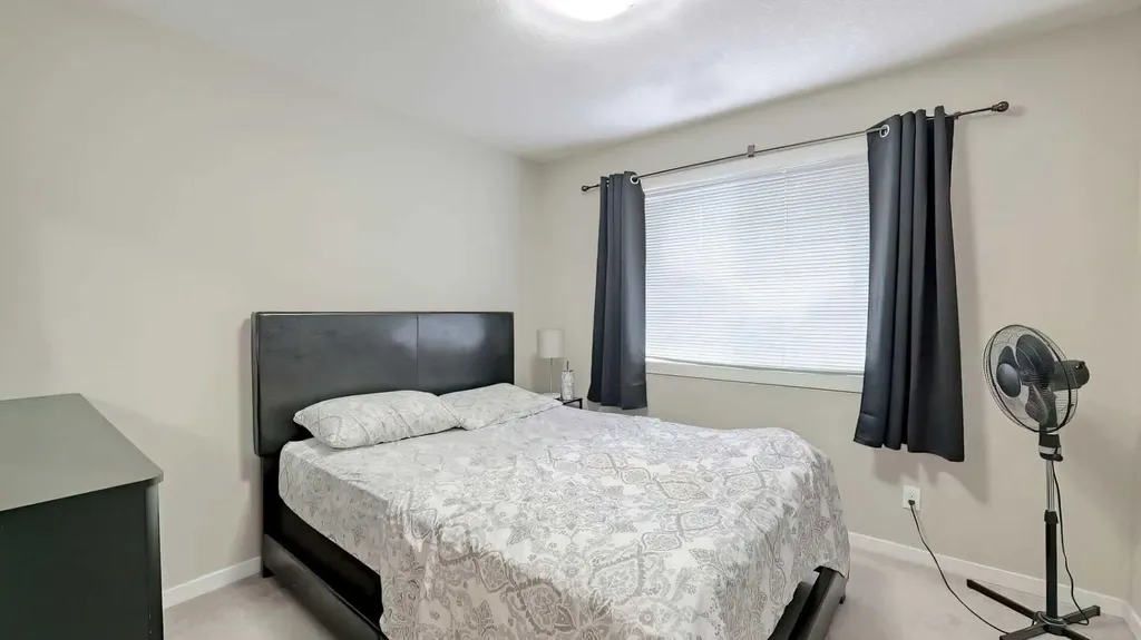 54 New Brighton Point SE Calgary AB T2Z 1B6