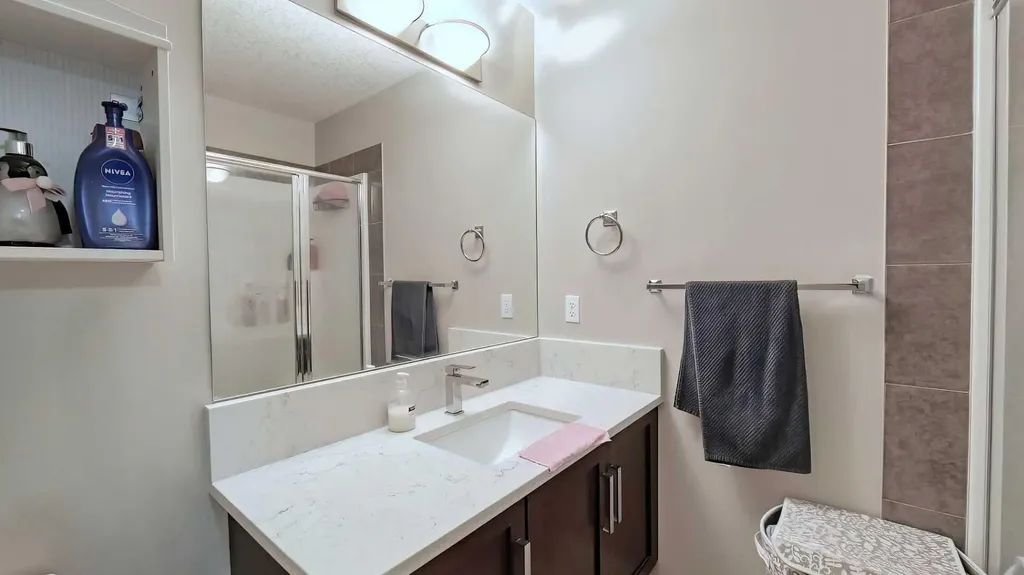 54 New Brighton Point SE Calgary AB T2Z 1B6