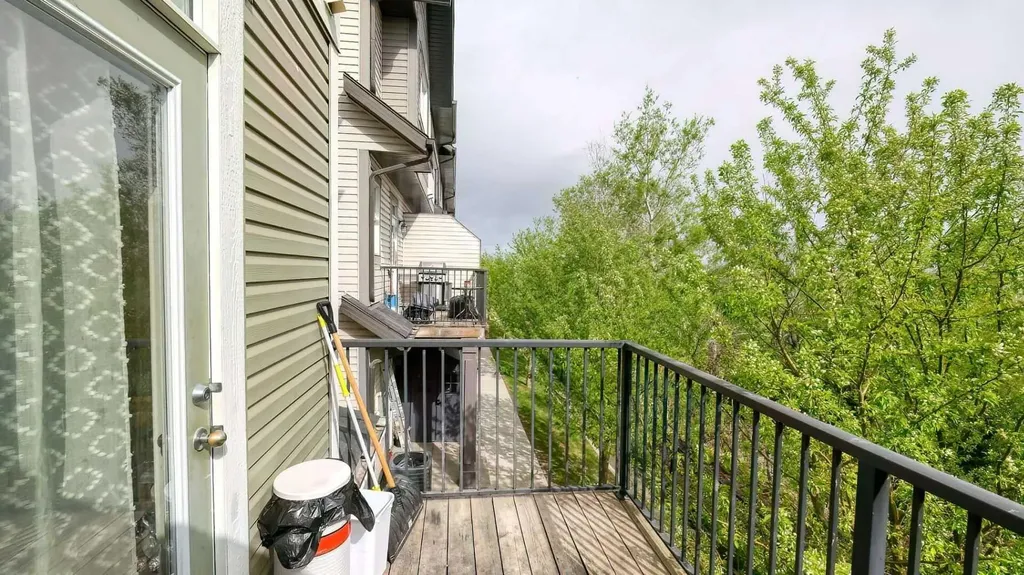 54 New Brighton Point SE Calgary AB T2Z 1B6