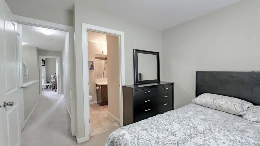 54 New Brighton Point SE Calgary AB T2Z 1B6