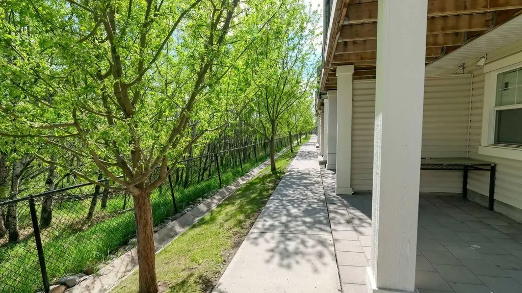 54 New Brighton Point SE Calgary AB T2Z 1B6