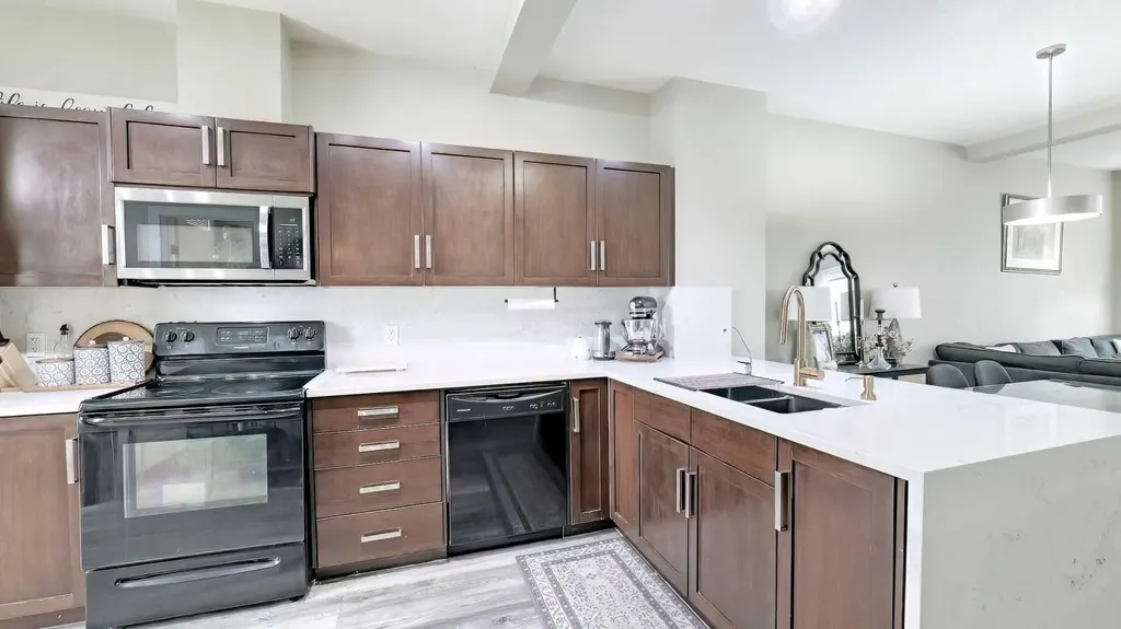 54 New Brighton Point SE Calgary AB T2Z 1B6