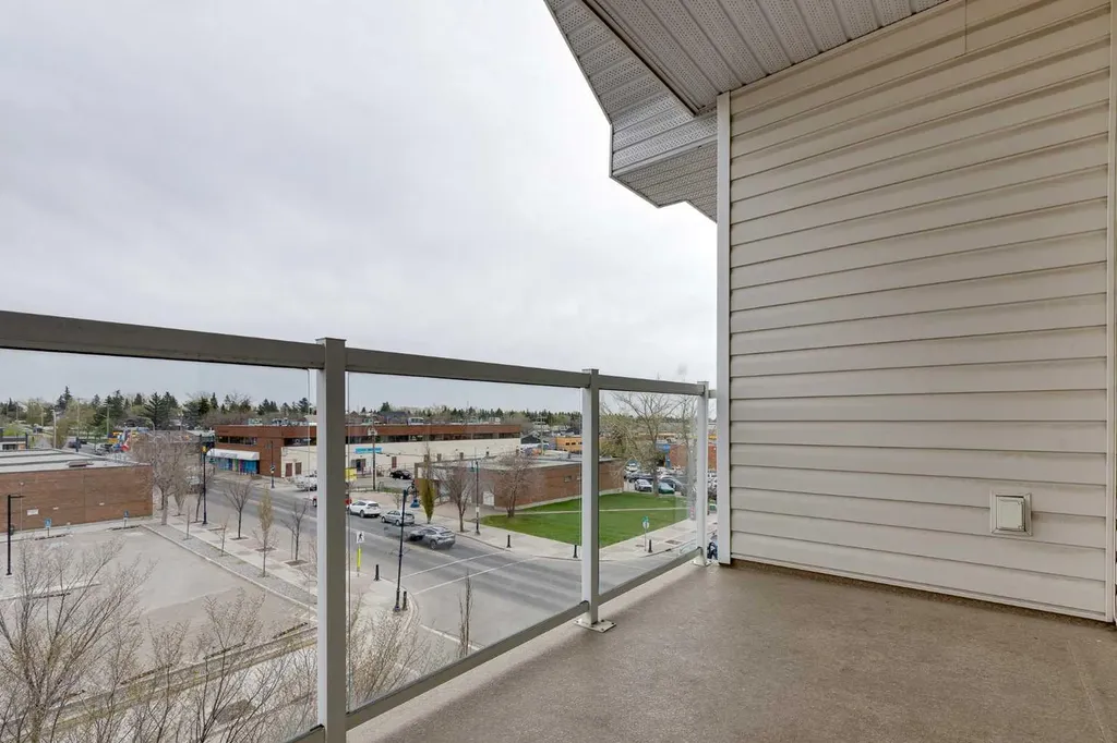 132 1 Avenue NW Airdrie AB T4B 3H4