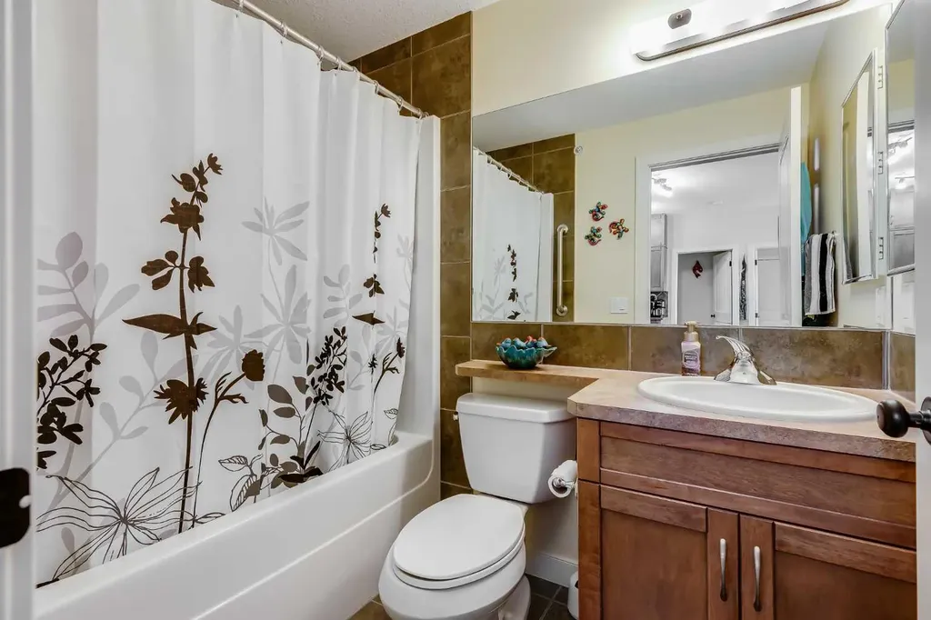 132 1 Avenue NW Airdrie AB T4B 3H4