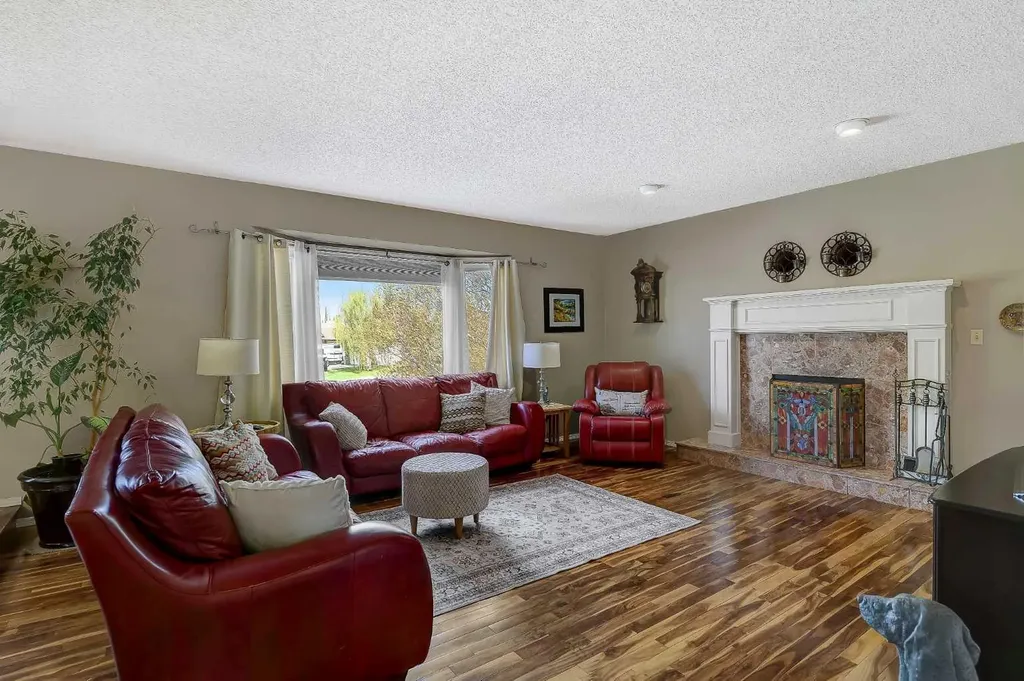8917 102 Avenue Grande Prairie AB T8X 1E9