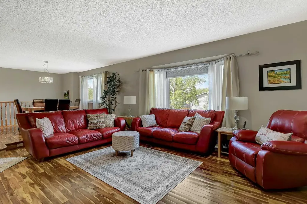 8917 102 Avenue Grande Prairie AB T8X 1E9
