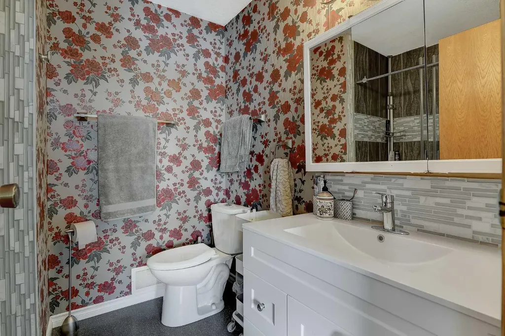8917 102 Avenue Grande Prairie AB T8X 1E9