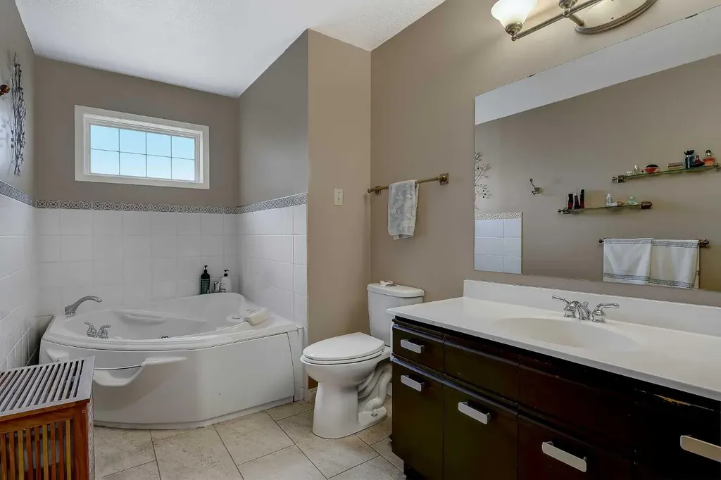 8917 102 Avenue Grande Prairie AB T8X 1E9