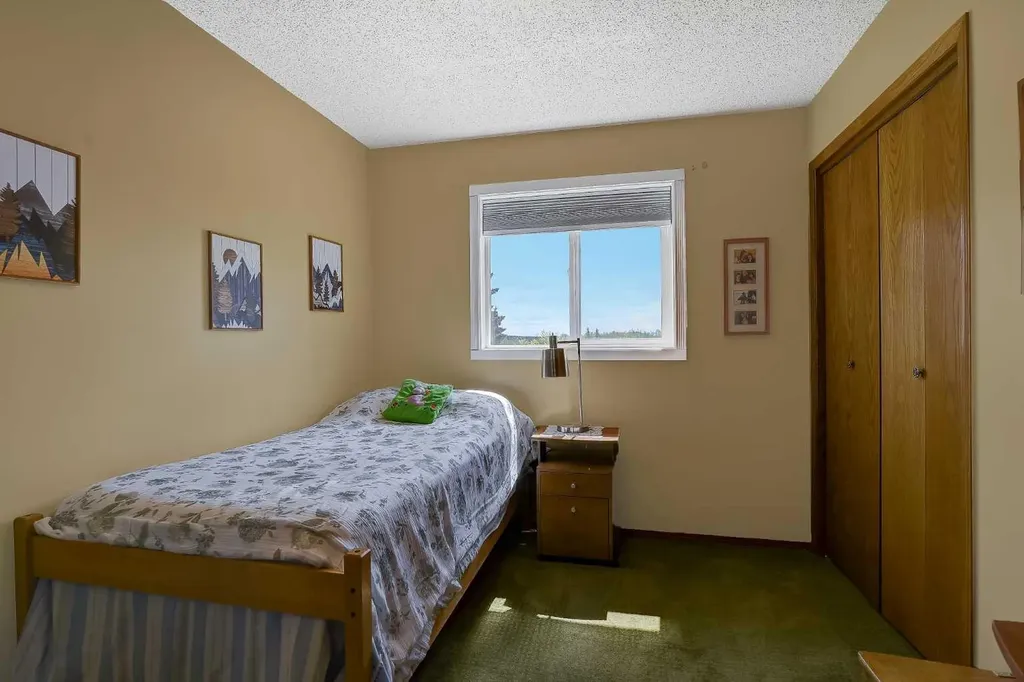 8917 102 Avenue Grande Prairie AB T8X 1E9