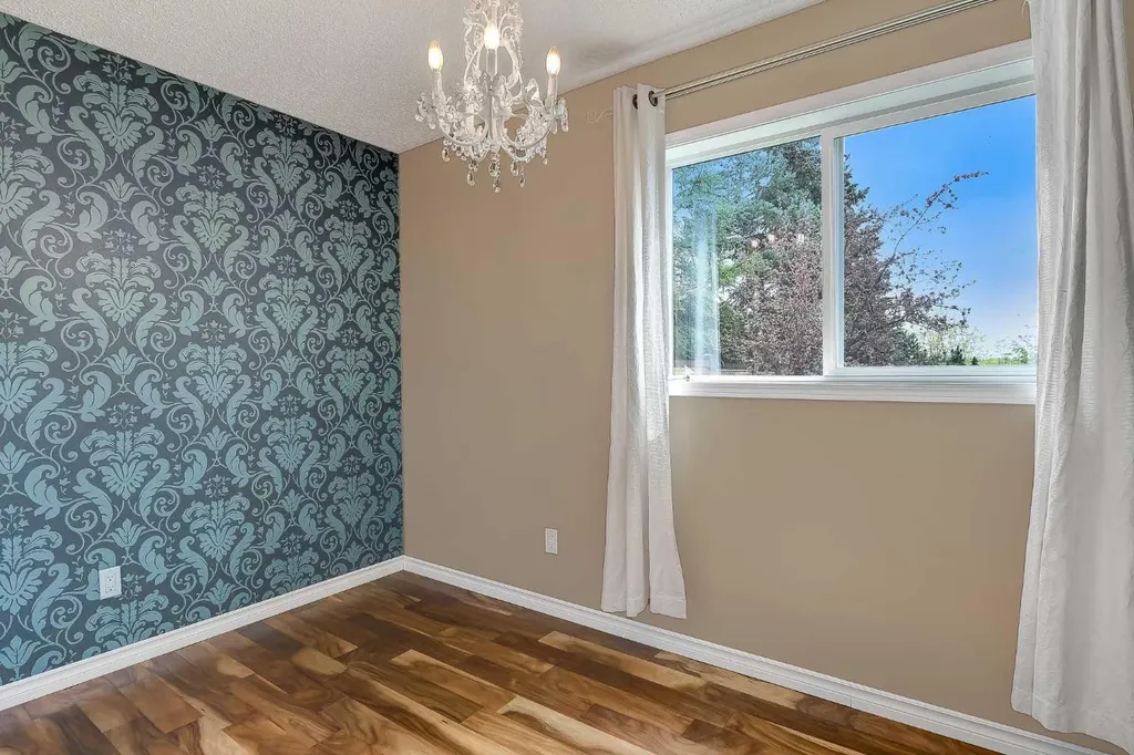 8917 102 Avenue Grande Prairie AB T8X 1E9