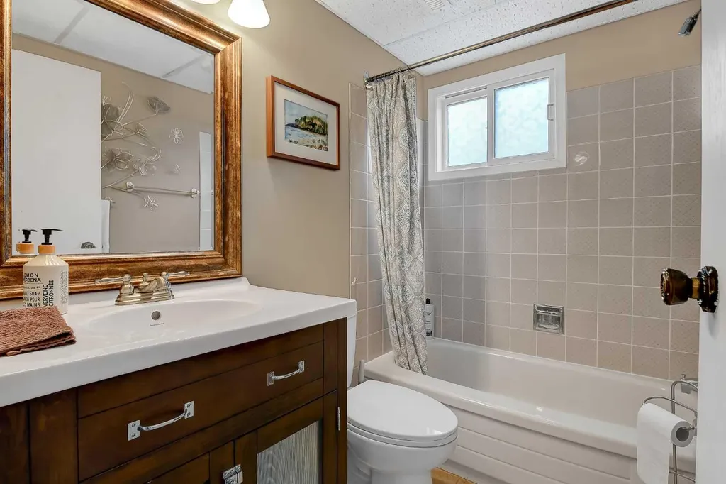 8917 102 Avenue Grande Prairie AB T8X 1E9