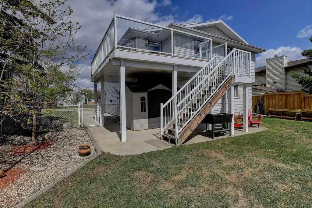 8917 102 Avenue Grande Prairie AB T8X 1E9