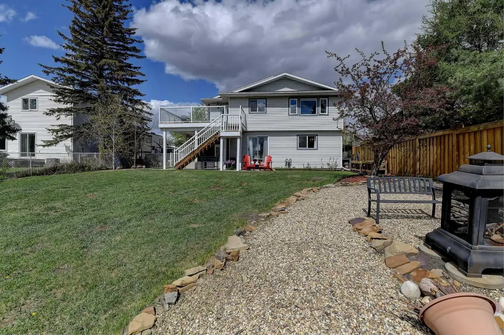 8917 102 Avenue Grande Prairie AB T8X 1E9