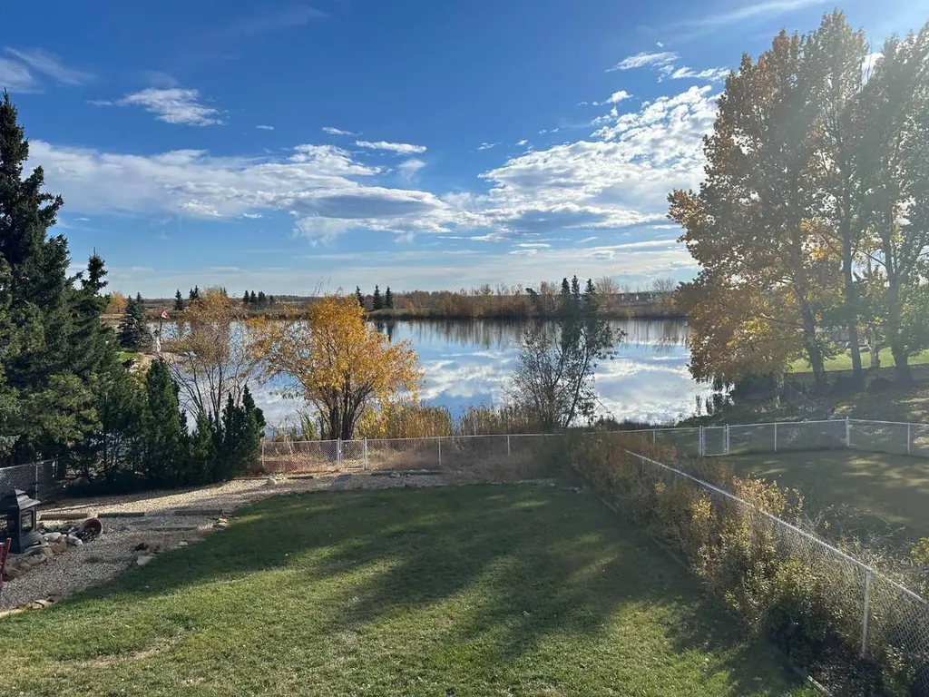 8917 102 Avenue Grande Prairie AB T8X 1E9