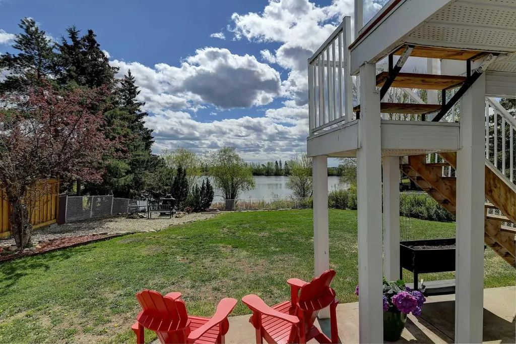 8917 102 Avenue Grande Prairie AB T8X 1E9