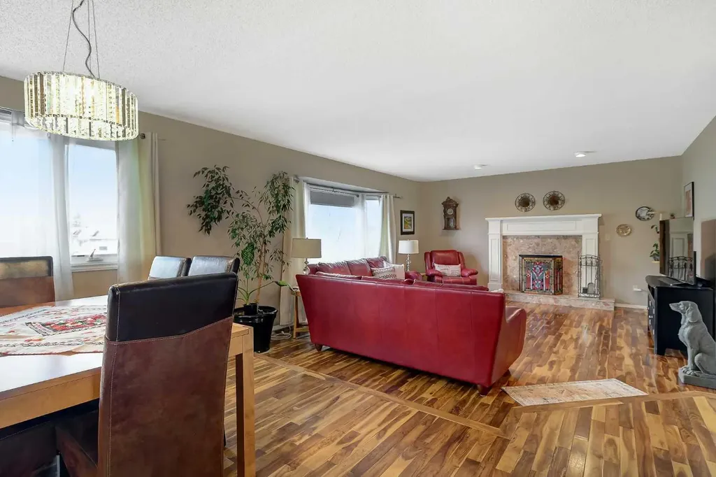 8917 102 Avenue Grande Prairie AB T8X 1E9