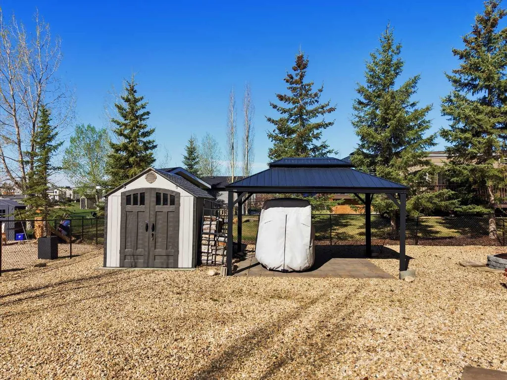 10046 Twp Road 422 Rural Ponoka County AB T4J 1V9