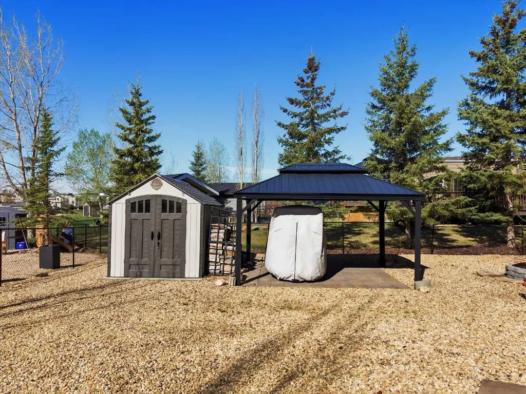 10046 Twp Road 422 Rural Ponoka County AB T4J 1V9