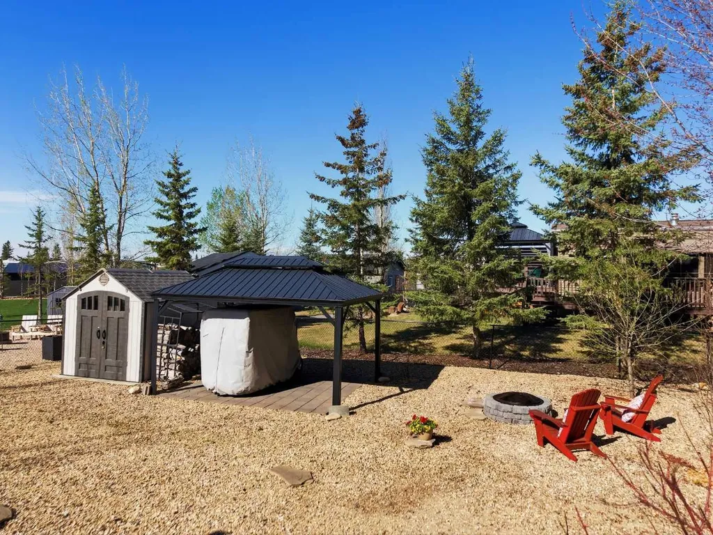 10046 Twp Road 422 Rural Ponoka County AB T4J 1V9