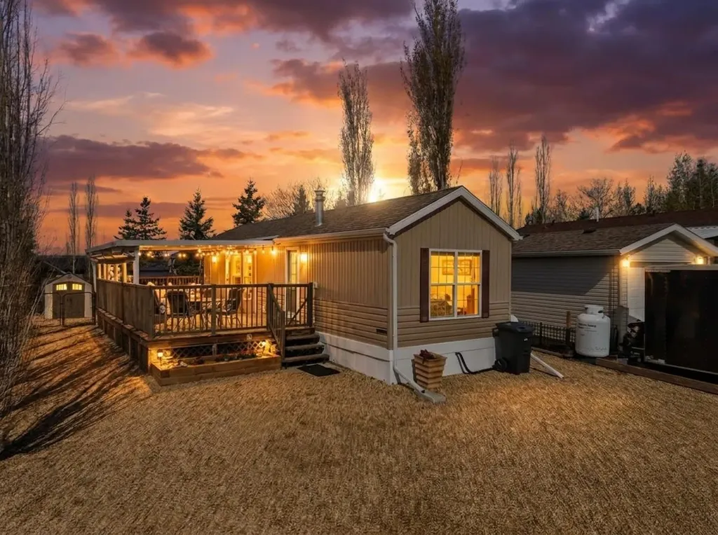 10046 Twp Road 422 Rural Ponoka County AB T4J 1V9