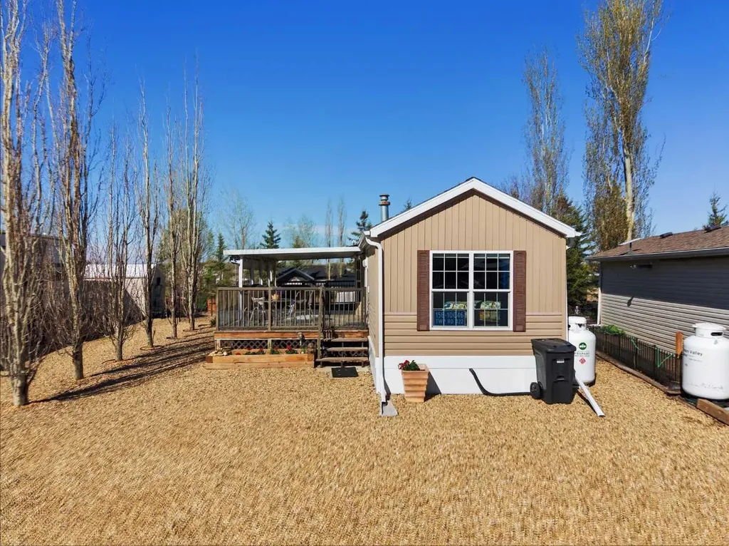 10046 Twp Road 422 Rural Ponoka County AB T4J 1V9