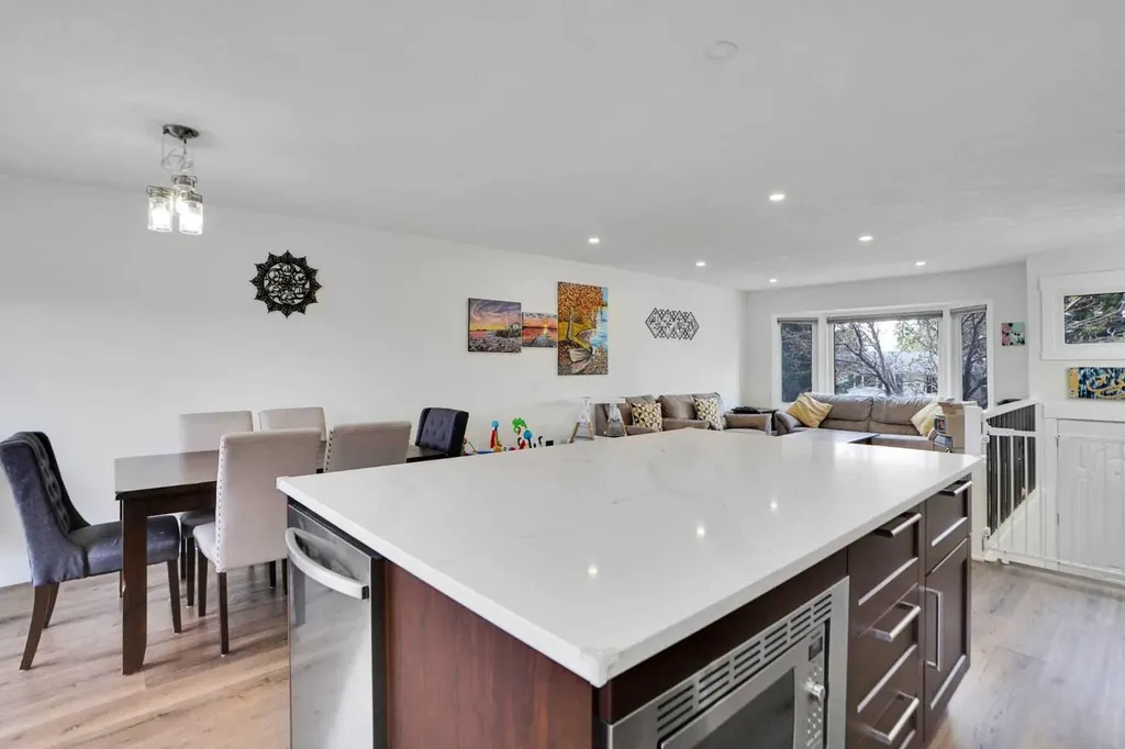 5702 Brenner Crescent NW Calgary AB T2L 1z4