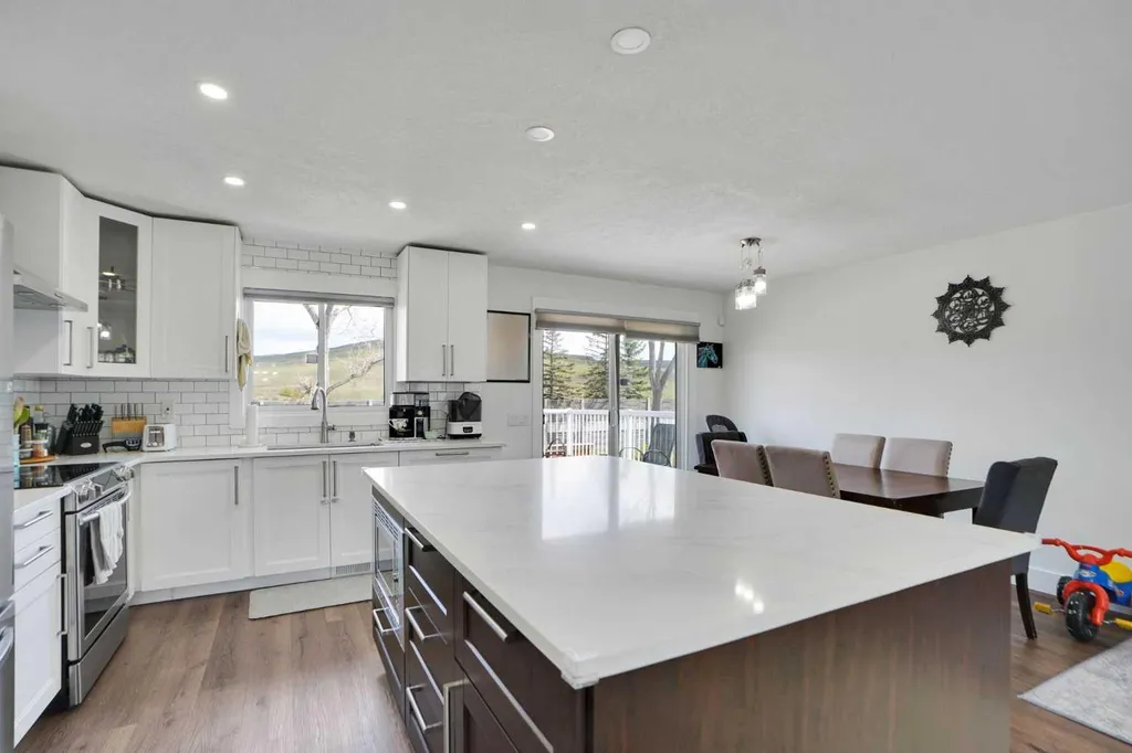 5702 Brenner Crescent NW Calgary AB T2L 1z4