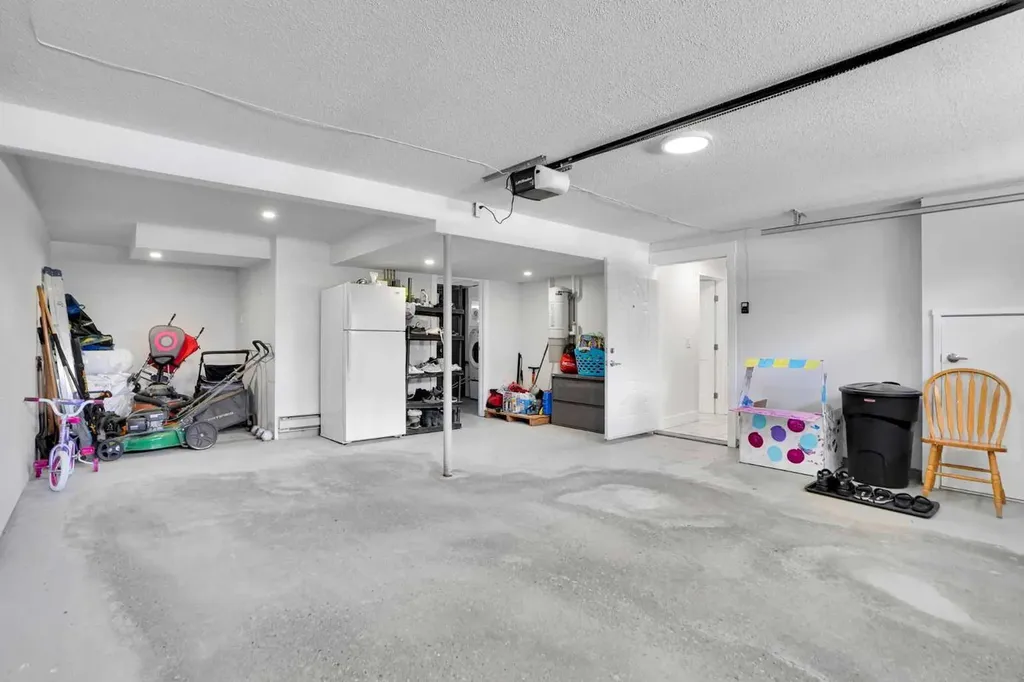 5702 Brenner Crescent NW Calgary AB T2L 1z4