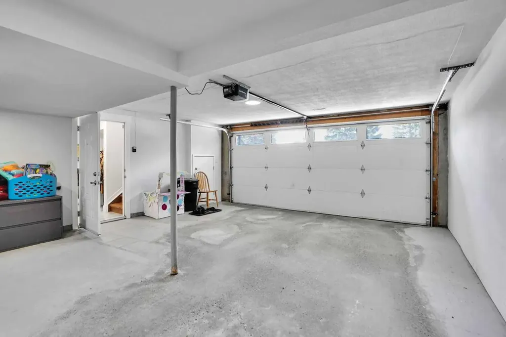 5702 Brenner Crescent NW Calgary AB T2L 1z4