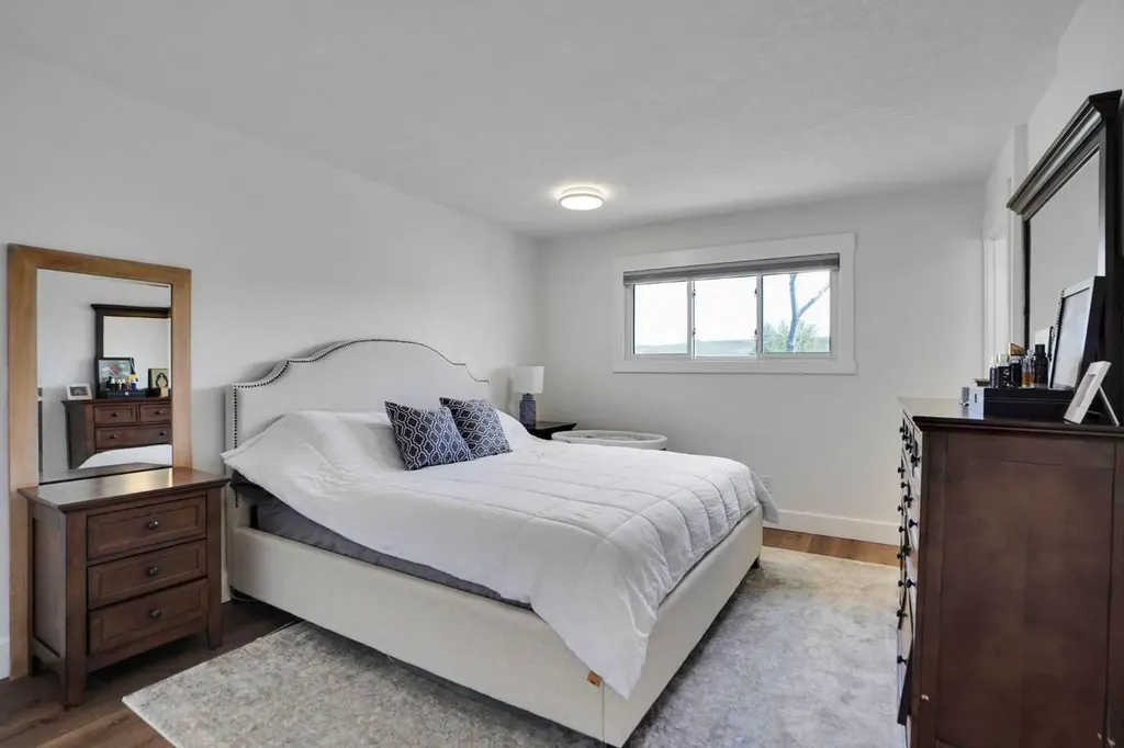 5702 Brenner Crescent NW Calgary AB T2L 1z4
