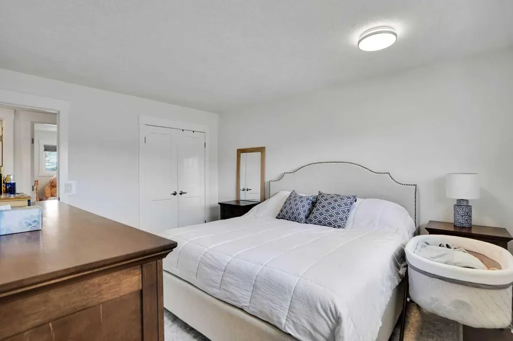 5702 Brenner Crescent NW Calgary AB T2L 1z4