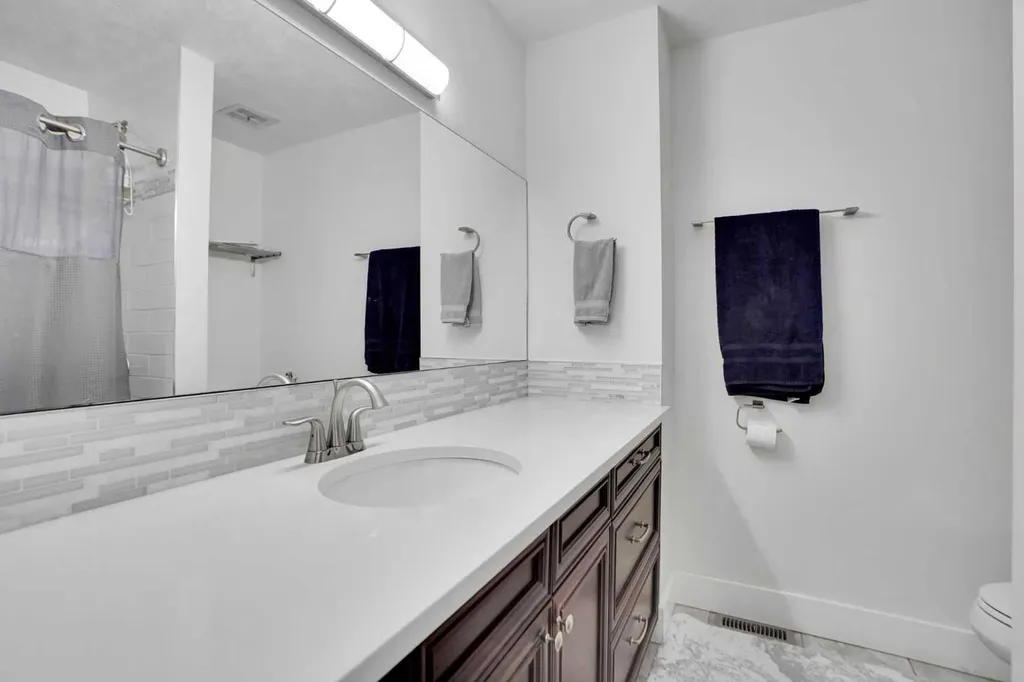 5702 Brenner Crescent NW Calgary AB T2L 1z4