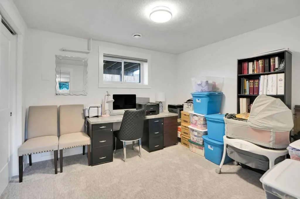 5702 Brenner Crescent NW Calgary AB T2L 1z4